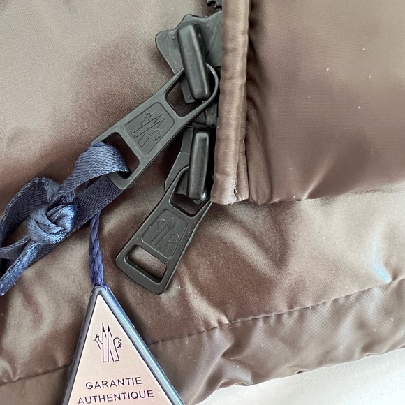 Moncler Montcla Puffer Jacket - Picture 10 of 16